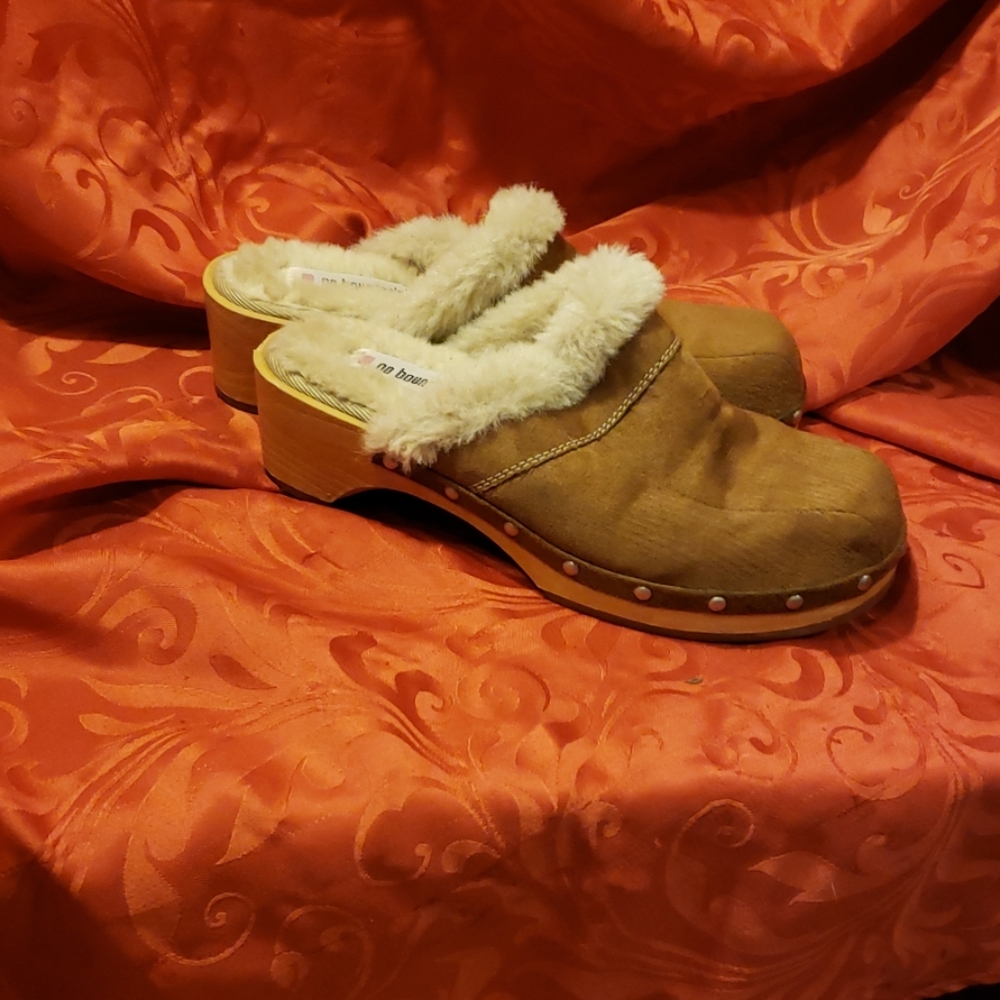 Clogs - Picture 2 of 2